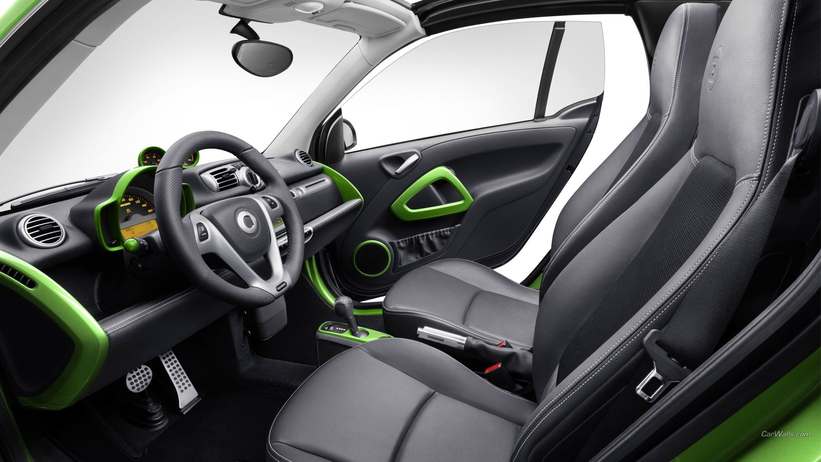 Top of The Line Safety Accessories Every Driver Must Have For Amazing Comfort